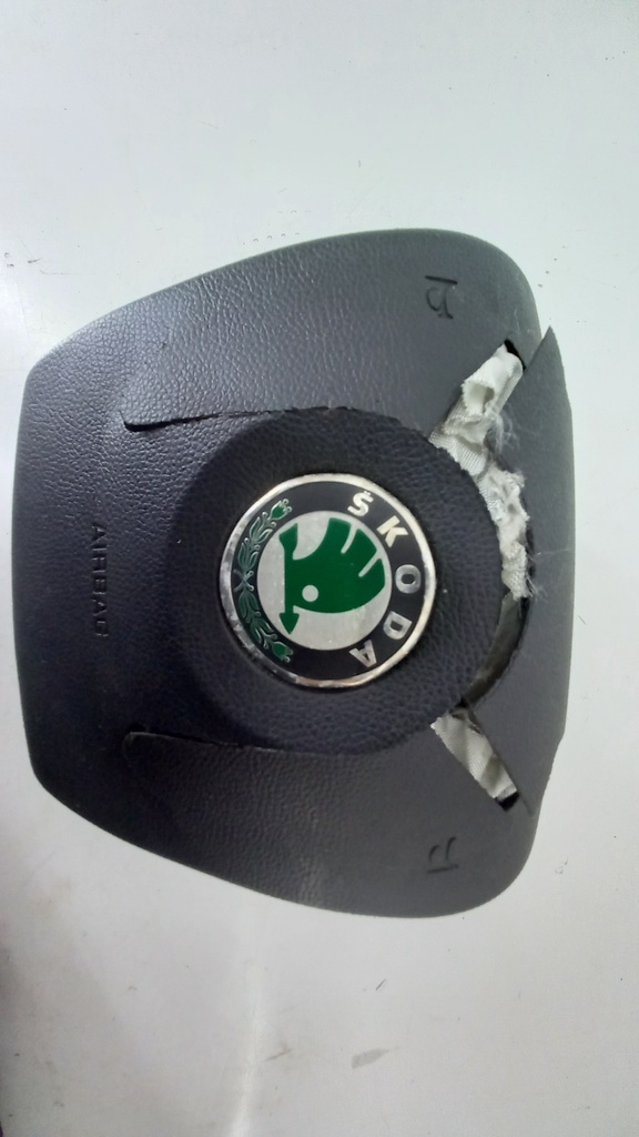 Подушка безопасности водителя Skoda Octavia A5 2009  1Z0880201Q