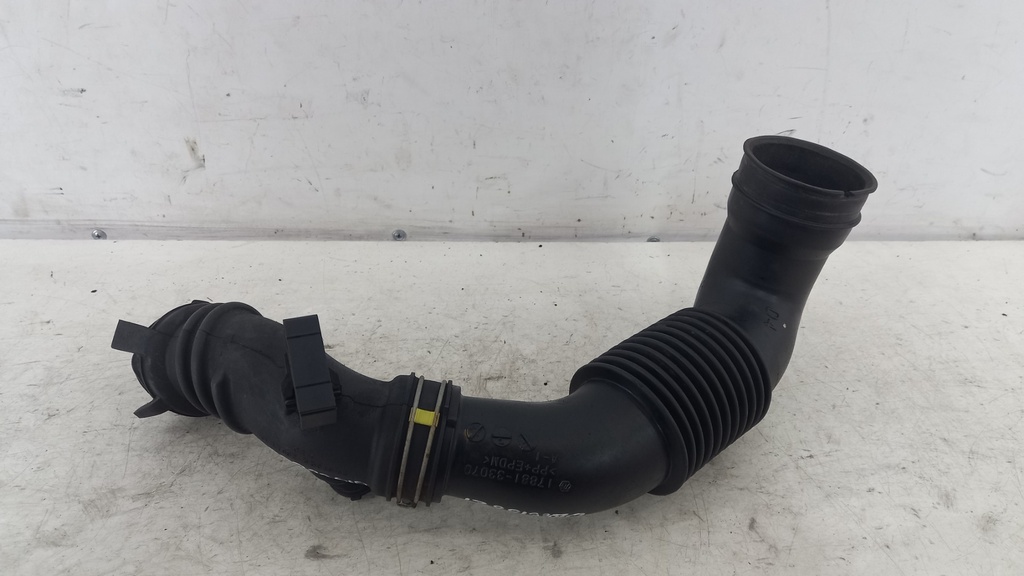 Патрубок воздушного фильтра Toyota Yaris 3 1.4d 2010-2014 гг 1788133070