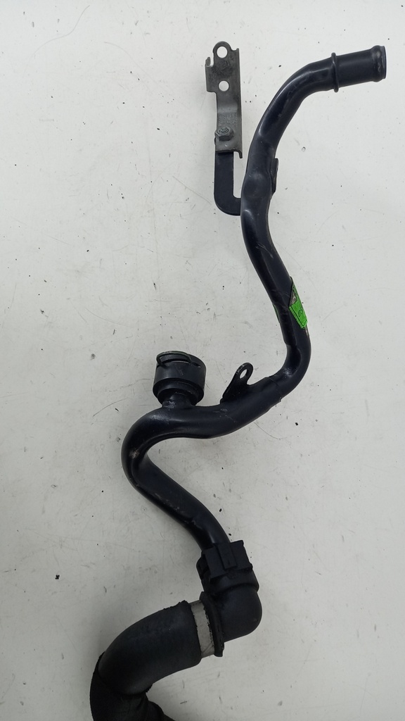 Патрубок радиатора Audi A4 B7 Q7 3.0 TDI 2007 гг 059121065AK