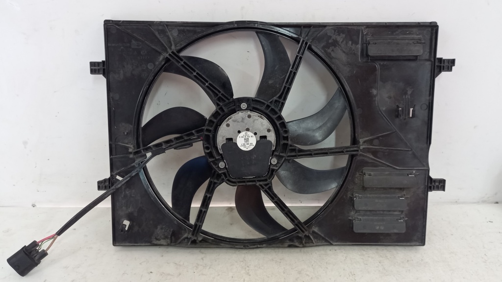 Вентилятор Volkswagen Golf 7 Skoda Octavia 2013 5Q0121207H