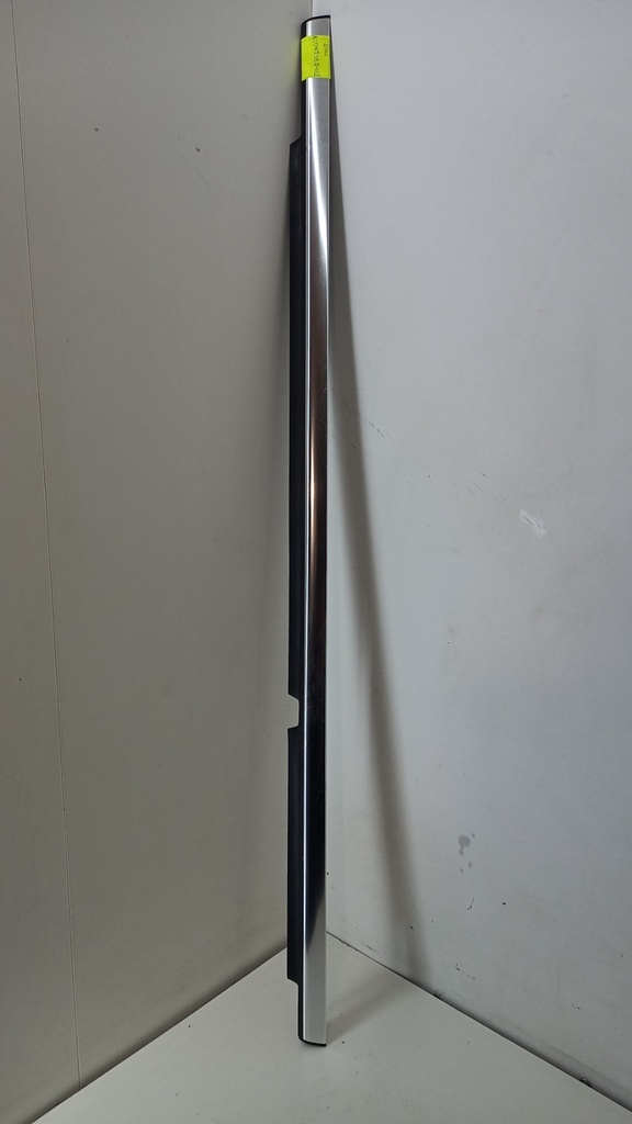 Правая планка двери Mercedes GLK X204 A2047353465