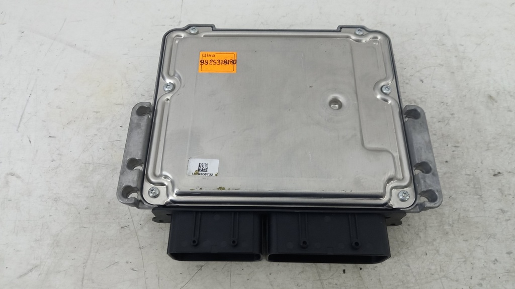Блок керування двигуном Peugeot Partner 1.6 HDI 2008-2016 9825318180