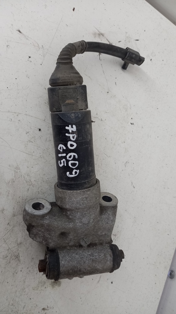 Моторчик гальма стоянки Volkswagen Touareg 2002-2010 7P0609615