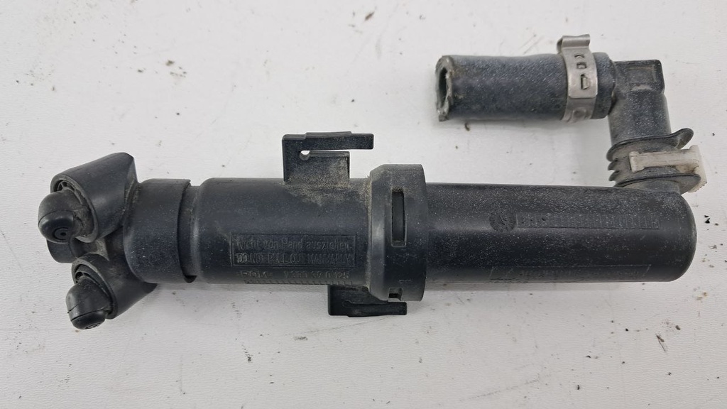 Форсунка омивача фар Audi A3 8P 2007-2013 рр. 8P0955101B