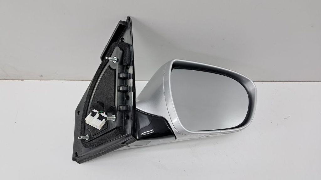 Зеркало правое Hyundai i40 6 та 8pin 2012 876203Z110