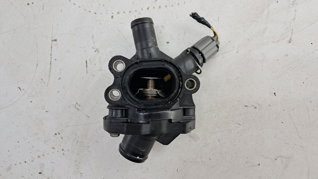 Корпус термостата Volvo V50 S40 V70 S80 2.4 2008 рр 30650810