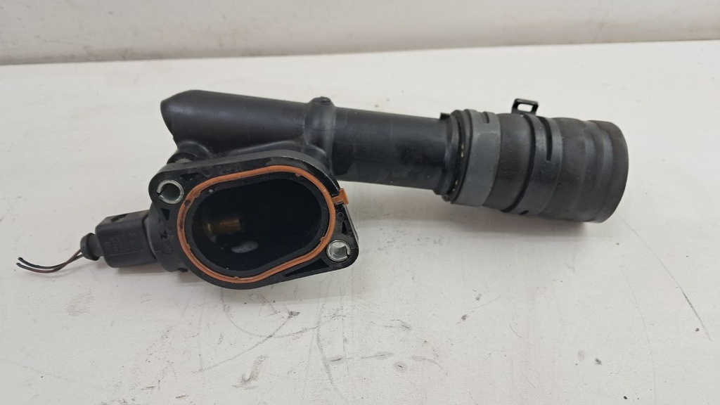 Корпус термостата Volkswagen Tiguan 2007-2012 гг 03L121132A