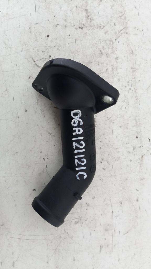 Корпус термостата Volkswagen Passat CC 2.0 TDI 2008-2012 гг 06A121121C