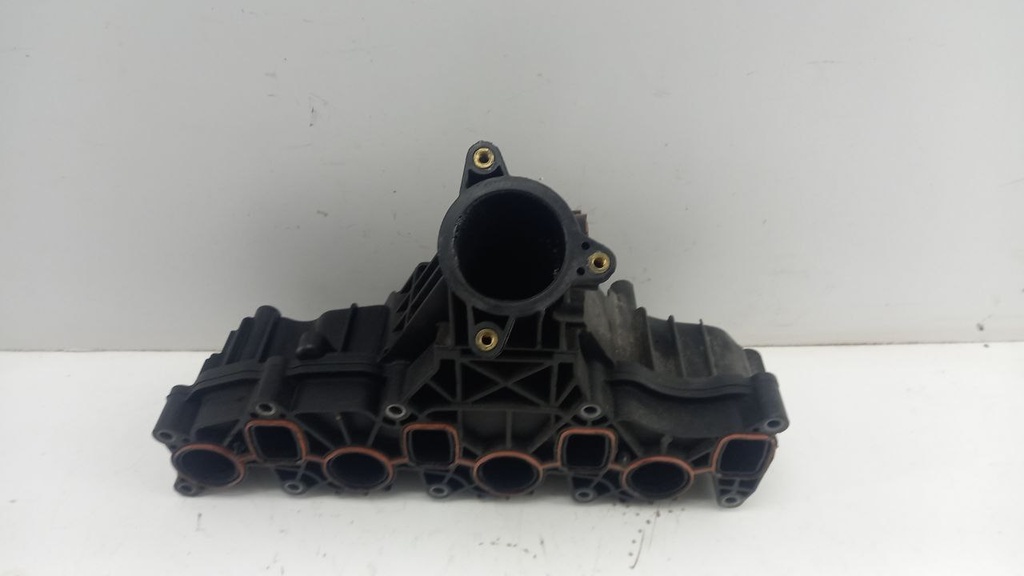 Коллектор Volkswagen Passat B7 2.0 TDI 2015 03L129711AM