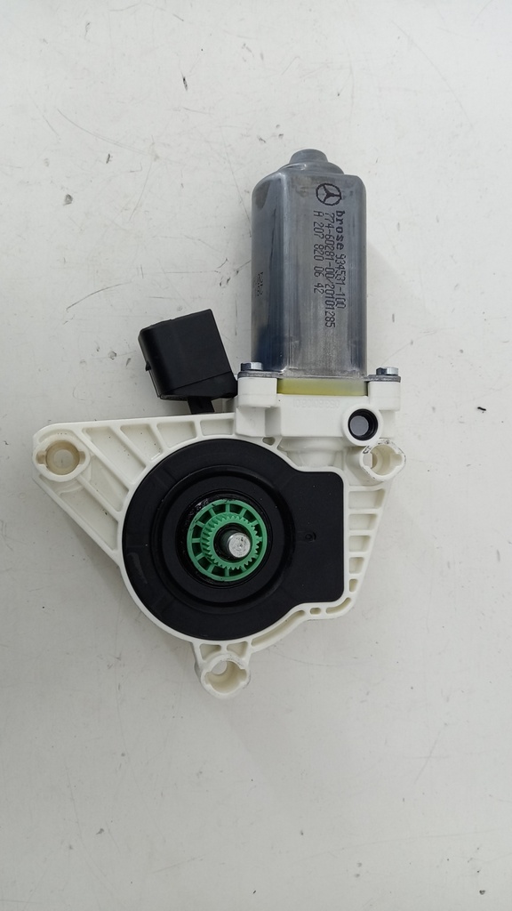 Моторчик стеклоподъемника Mercedes CLS C218 2014  A2078200642