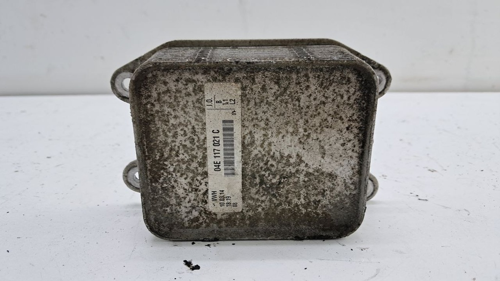 Радиатор масляный Audi A3 8V 1.4 TSI 2013 04E117021C