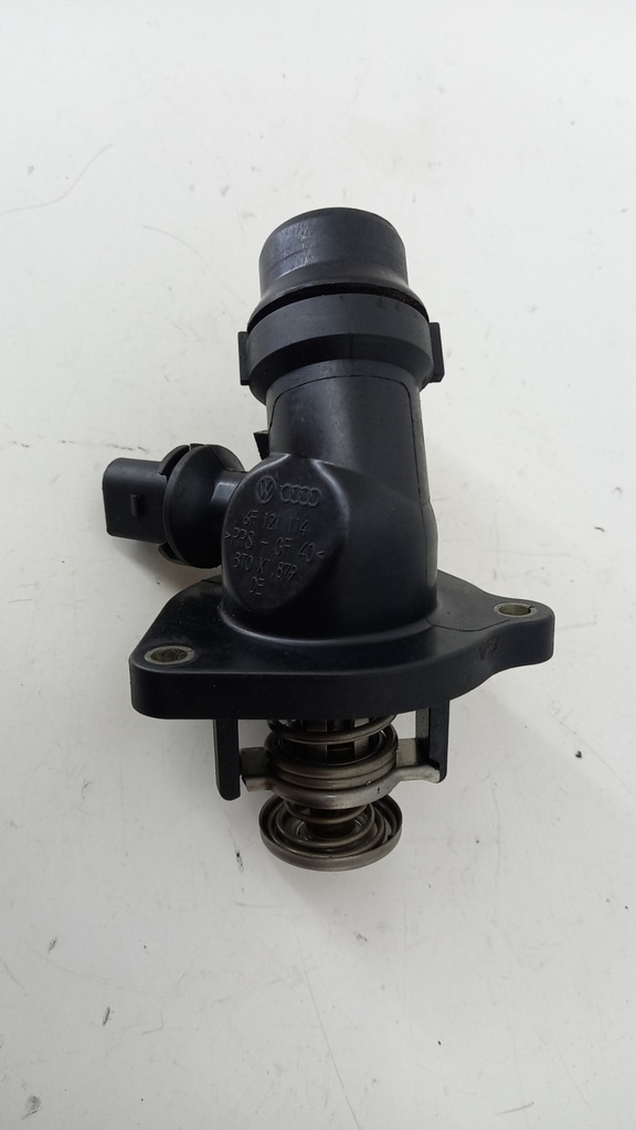 Корпус термостата Volkswagen Passat B6 2.0 FSI 2005-2010 гг 06F121111