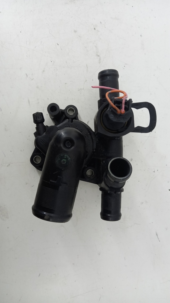 Корпус термостата Renault 2.0 Dci 2010 рр. 8200801570