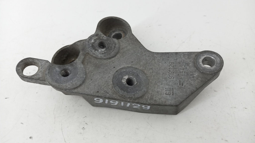 Кронштейн коробки КПП Opel Vectra C 2.2 TDI 2007  9191129