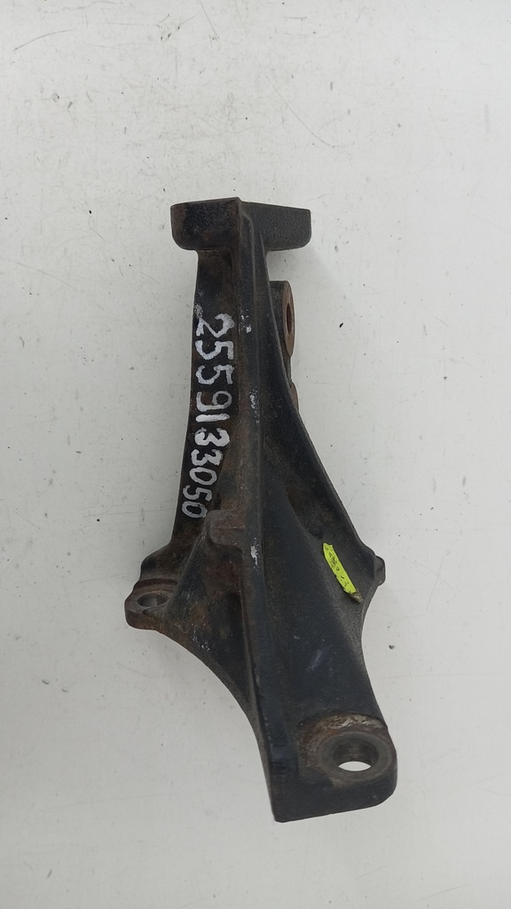 Кронштейн двигуна Toyota Yaris 3 2013 рр. 2559133050