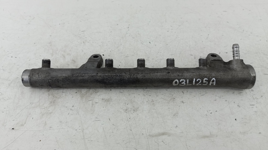 Топливная рампа Volkswagen Passat 1.6 TDI 2005-2010 гг 03L125A