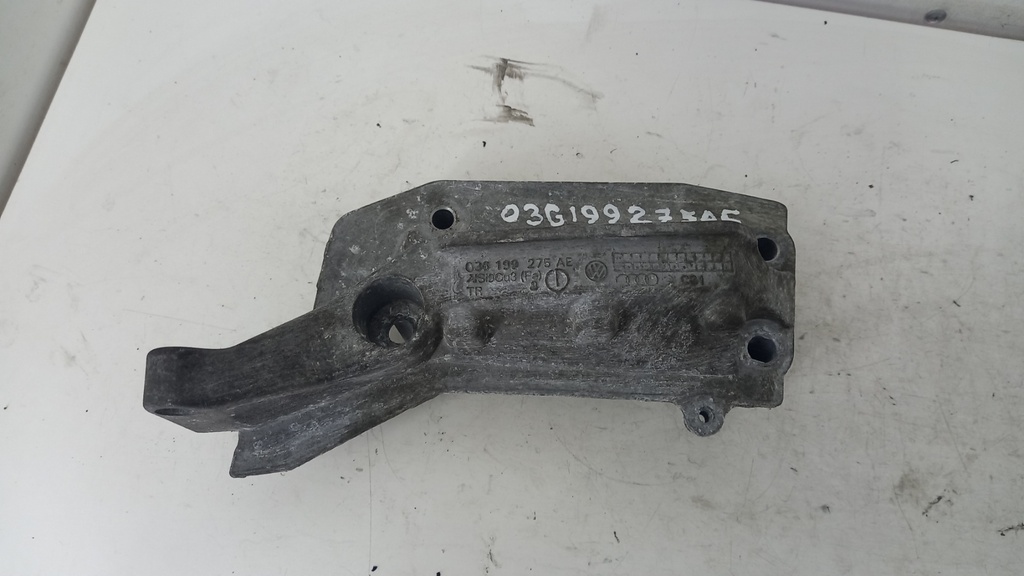 Кронштейн двигателя правый Volkswagen Golf 6 2013  036199275AE