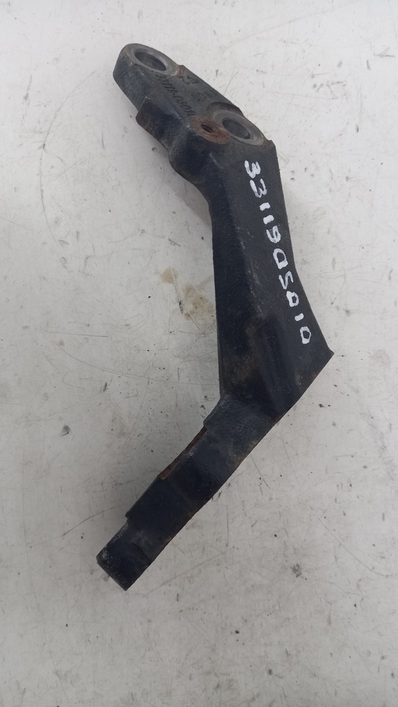 Кронштейн двигателя Toyota Avensis 2.0 3311905010