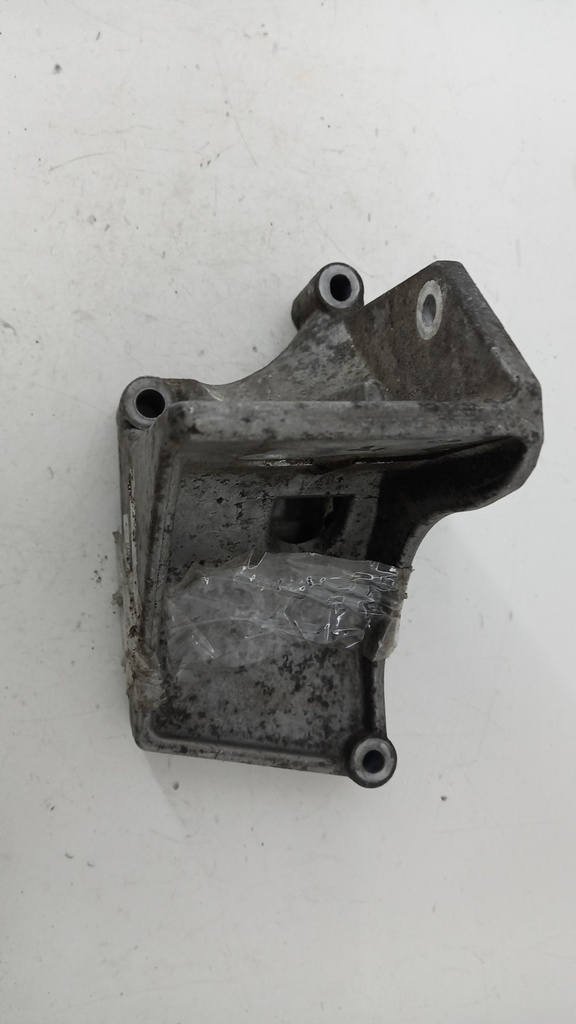 Кронштейн двигателя Renault Master 2.5 dCI 2010  8200783776