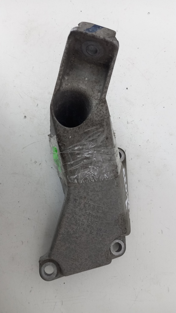 Кронштейн двигуна лівий Audi A4 B6 2.0 FSI 2004 рр. 8E0199307A