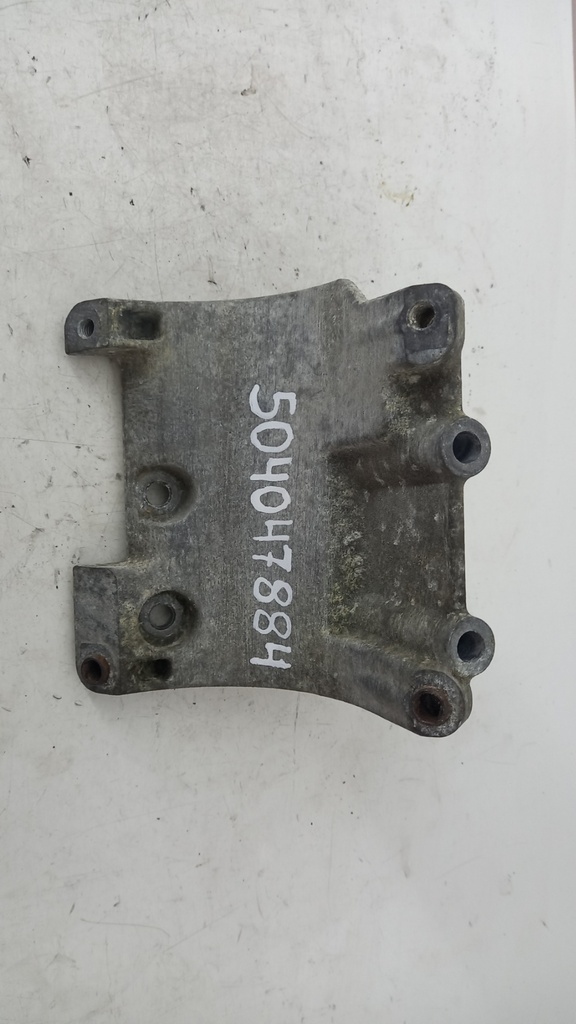 Кронштейн компресора Iveco Daily 3.0 2013 рр. 504047884