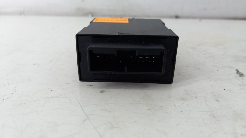 Блок управління Toyota Аvensis Е27 2009-2018 8594005060