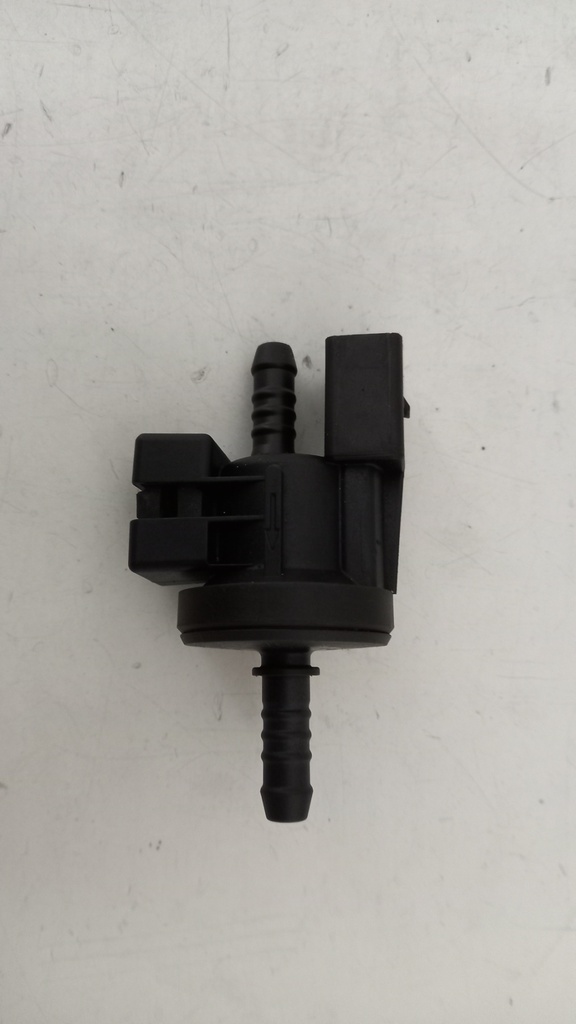 Клапан вентиляції паливного бака Audi A4 A6 2012 06E906517