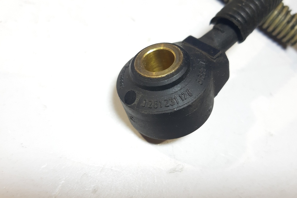 Датчик детонации Volvo S60 V50 C30 S40 2.5T 2002-2007 8653171