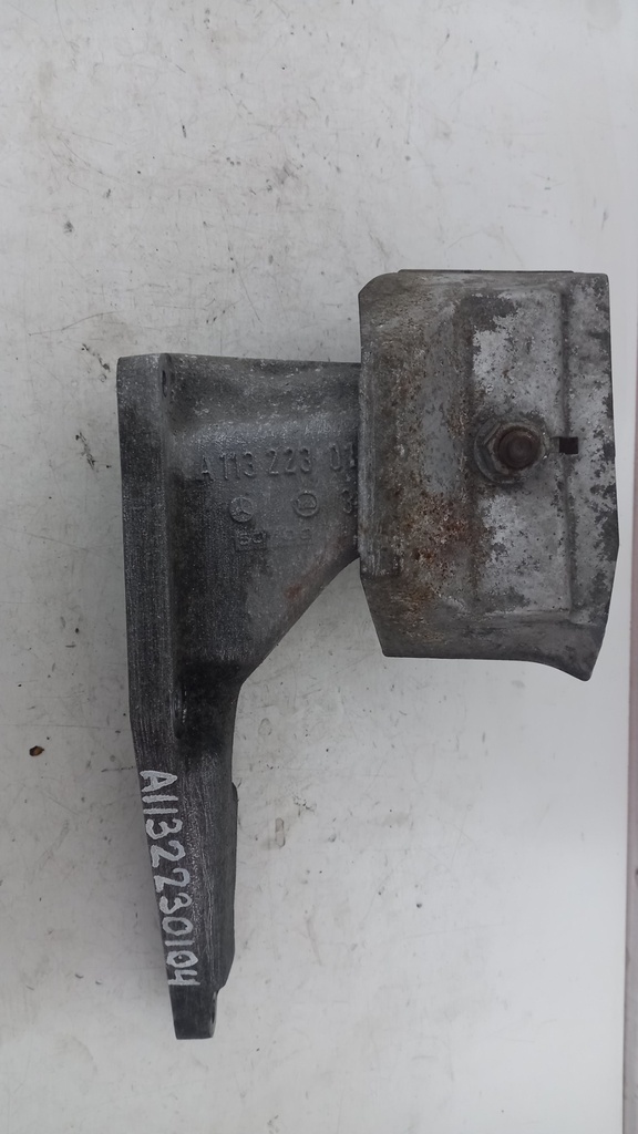 Кронштейн двигуна лівий Mercedes ML W169 W208 2005 рр. A1132230104