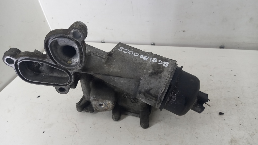 Корпус масляного фильтра Renault Trafic Opel Vivaro 2.0 DCI 2014 8200781898