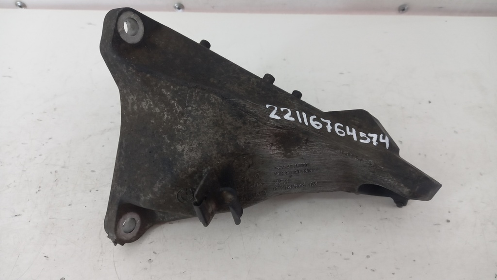 Кронштейн двигуна правий BMW 1 E87 E90 2004 - 2011 рр 22116764574