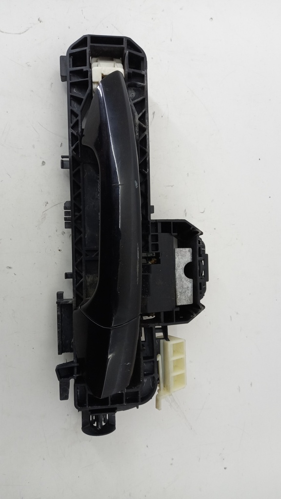 Ручка дверей передня права Mercedes W204 C218 2014 A2047601634