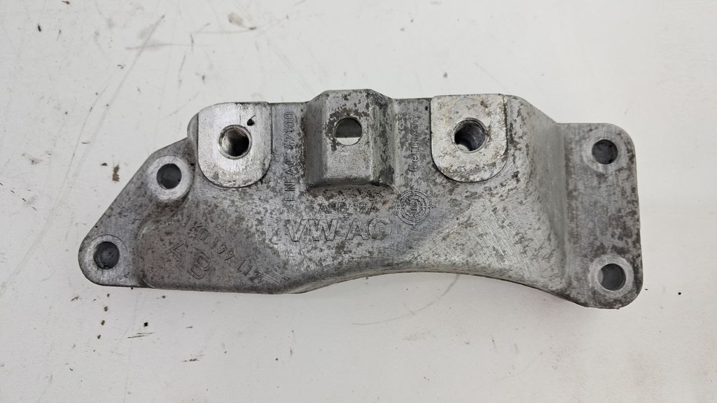 Кронштейн коробки КПП Volkswagen Passat B7 CC 2010-2014 рр. 1K0199117AB