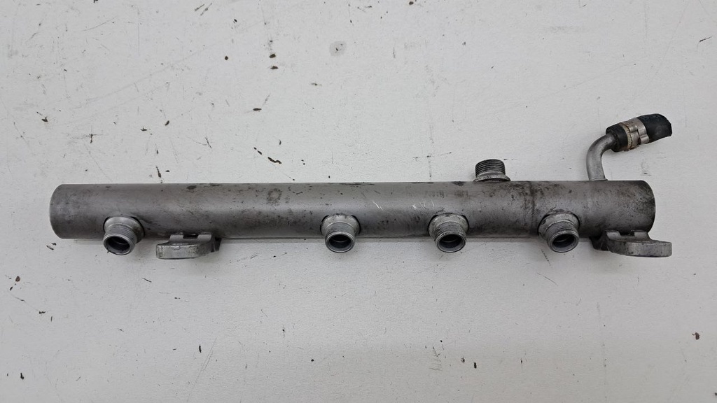 Паливна рампа Mercedes OM642 3.0 CDI 2010 рр. A6420700495