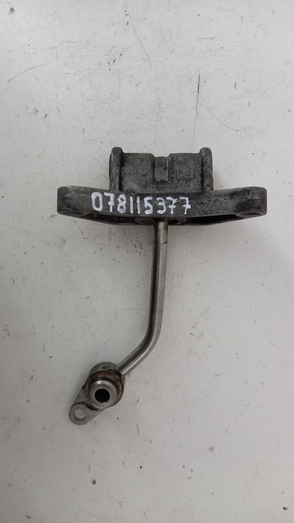 Трубка масляная Audi A4 B5 2001 гг 078115377