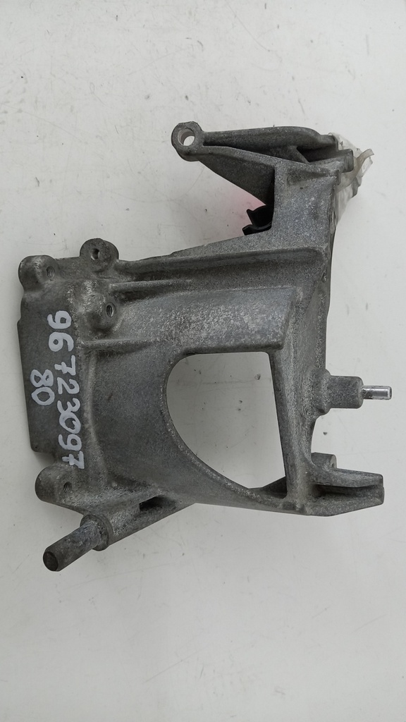 Кронштейн Peugeot Citroen 1.4 1.6 HDI 9672309780