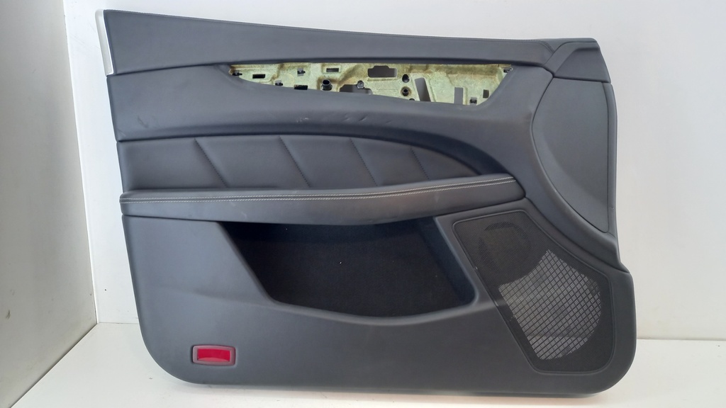 Обшивка передней левой двери Mercedes CLS C218 2011-2017  A2187200170