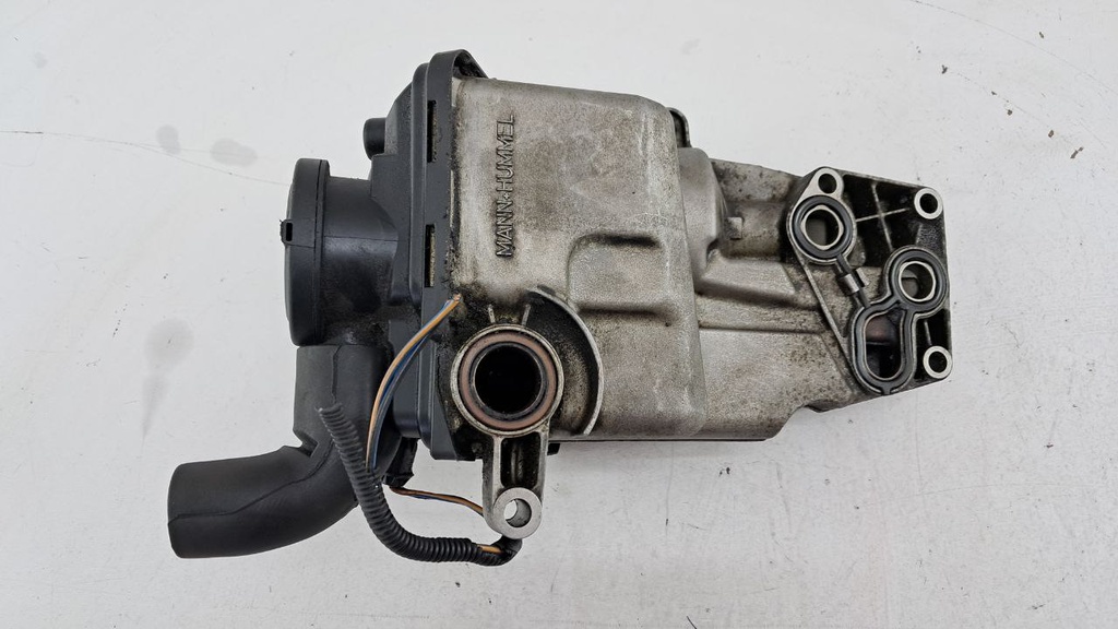 Корпус масляного фильтра Volvo C30 C70 S40 V50 V60 2.0 2.4 2.5 V5 30788494