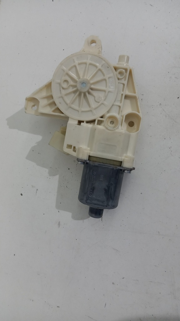 Моторчик склопідйомника Mercedes W204 2007-2015 A2048200242