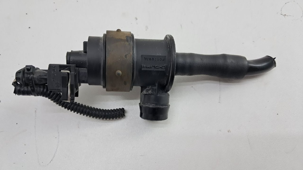 Клапан вентиляції паливного бака Volvo C30 C70 S60 2.5 T 2010 8653909