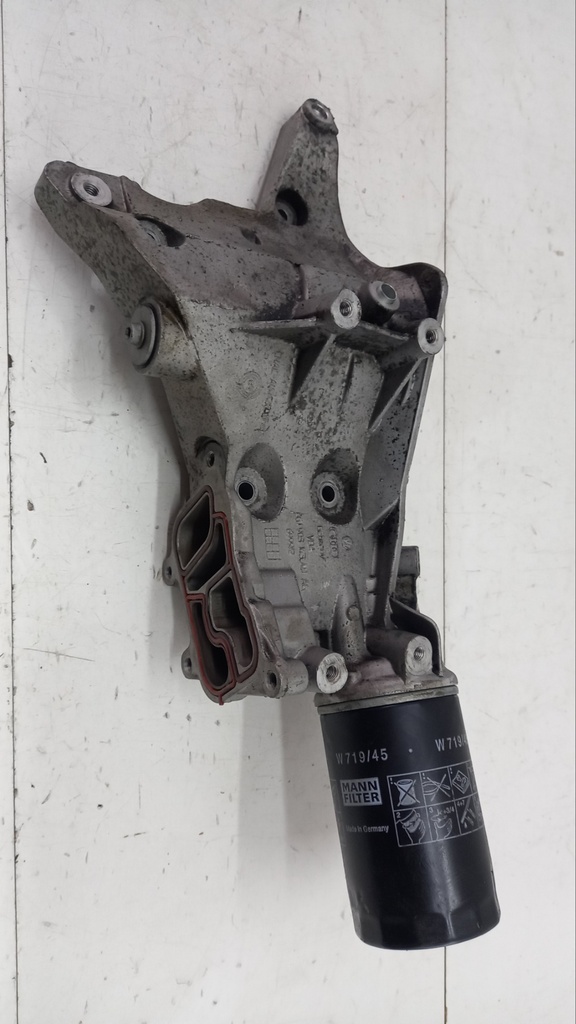 Кронштейн генератора Volkswagen Passat CC 2.0 TFSI 2012  06J903143AG