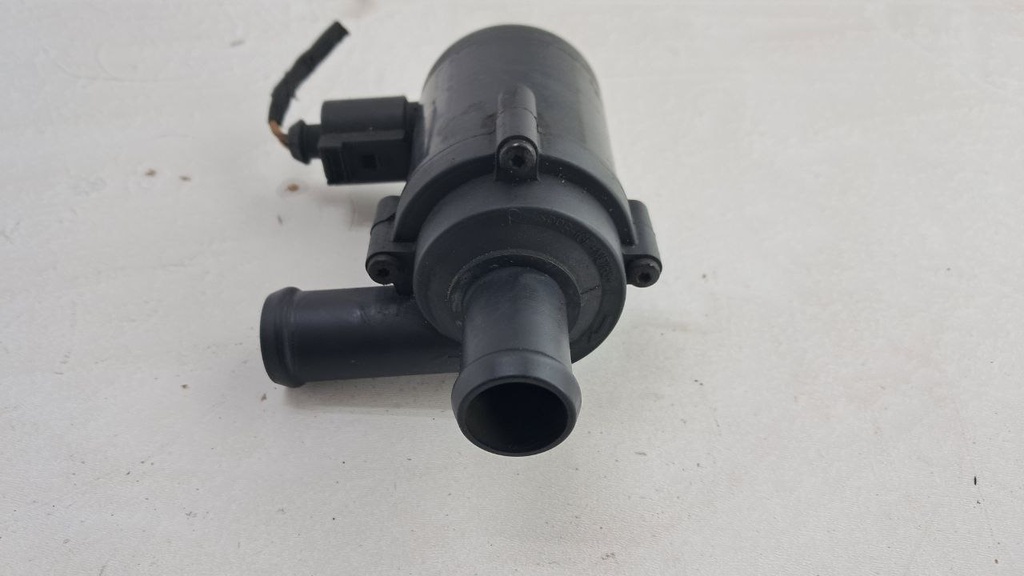 Водяный насос Volkswagen Golf 6 2008-2012  1K0965561L