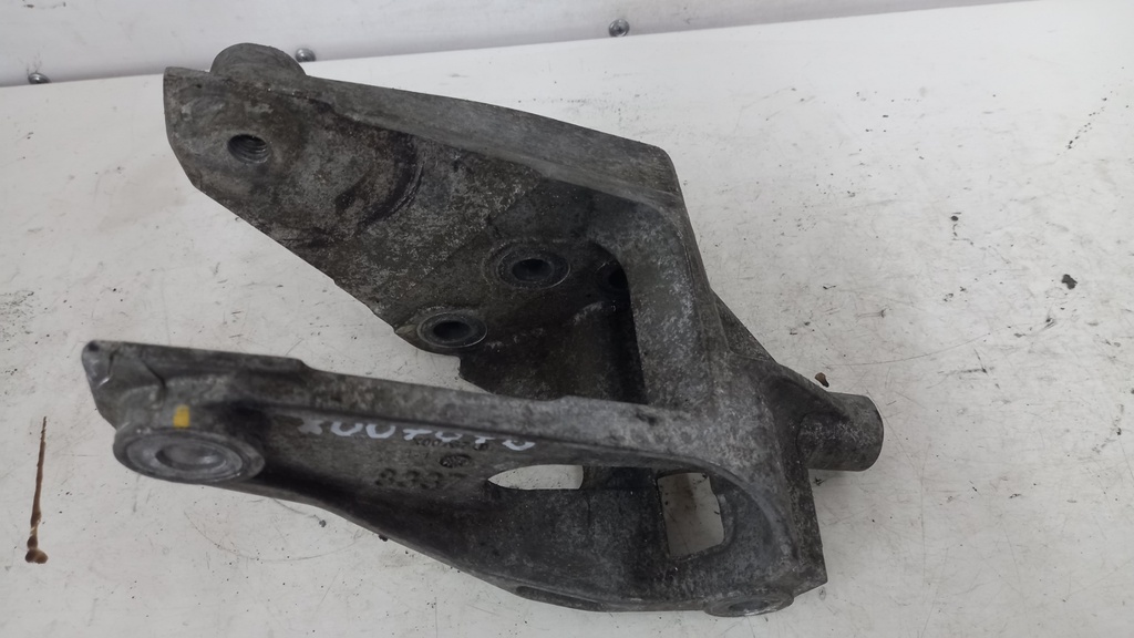 Кронштейн Chevrolet Captiva Antara 2.2 CDTI  X00767B