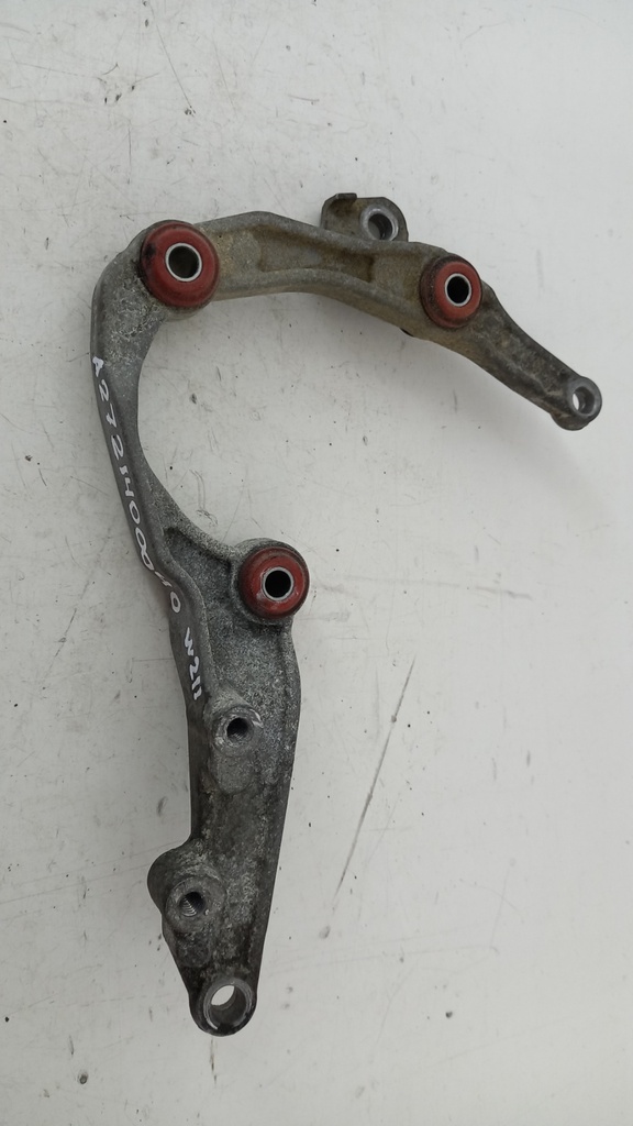 Кронштейн Mercedes W211 W203 3.5B 2009  A2721400040