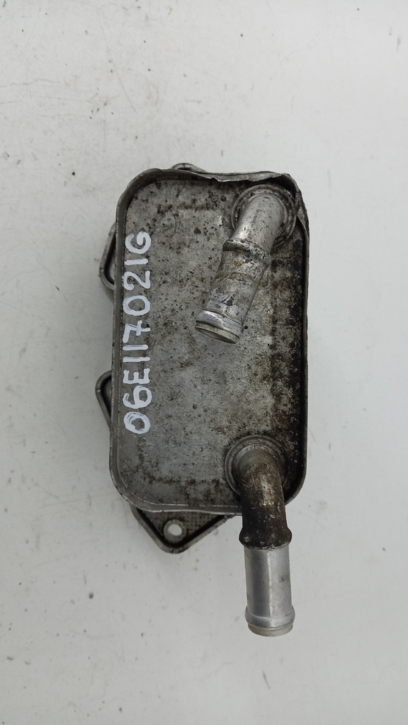 Радіатор масляний Audi A6 C6 2.8 3.2 FSI 2011 06E117021G