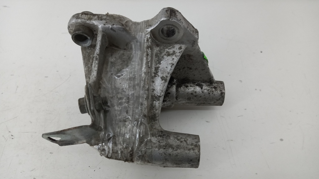 Кронштейн Renault Megane 1.9 dCI 2003-2009  8200193773