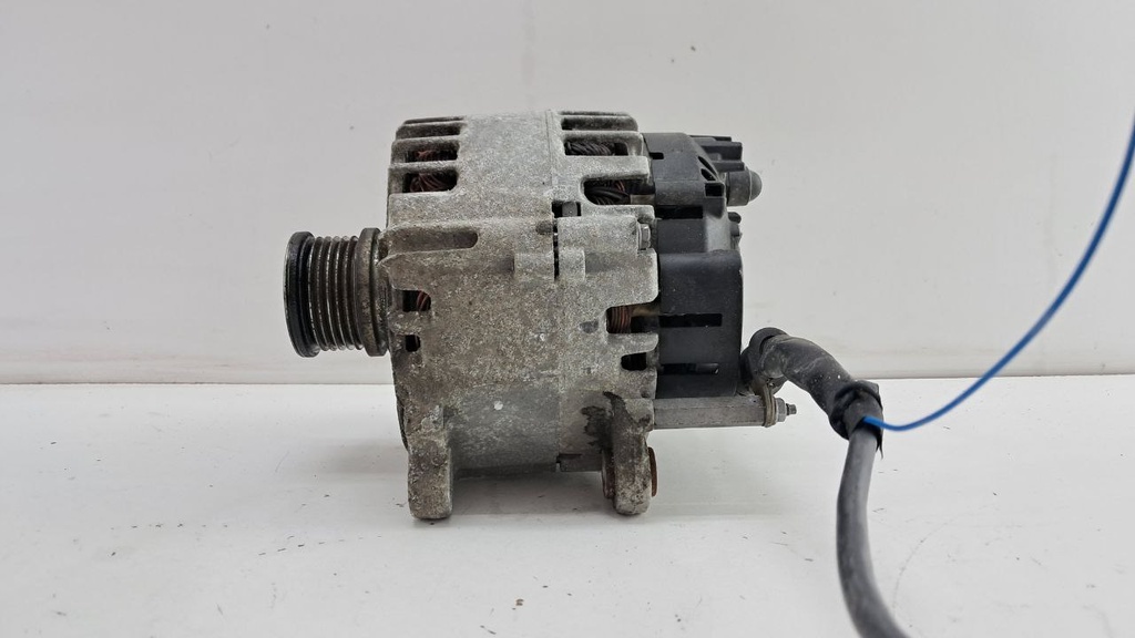 Генератор Volkswagen Golf 7 Audi A1 1.6 TDI 2014 03L903023L