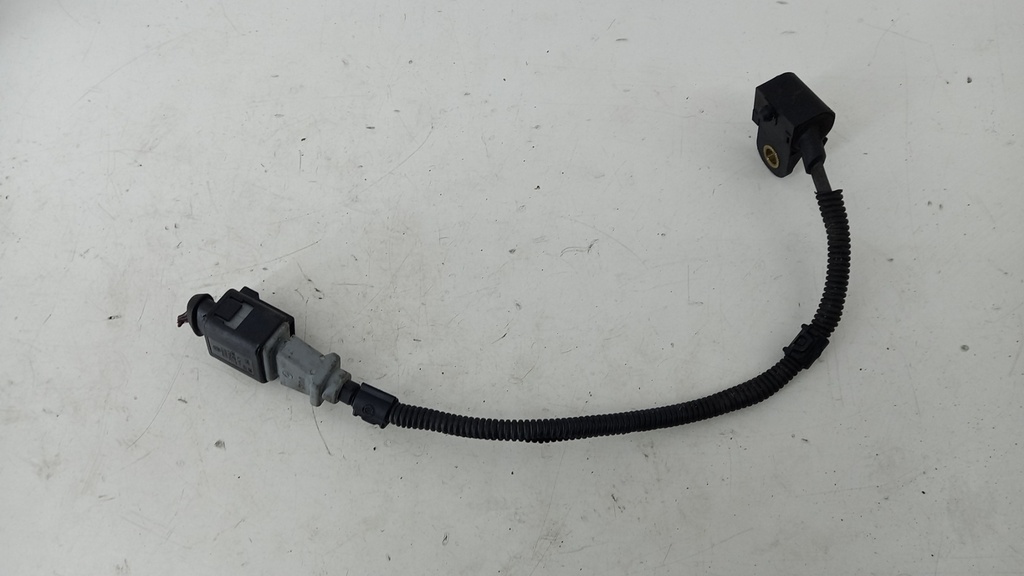 Датчик положения распредвала Skoda Octavia A5 2.0 TDI 2004-2013 03G906433A