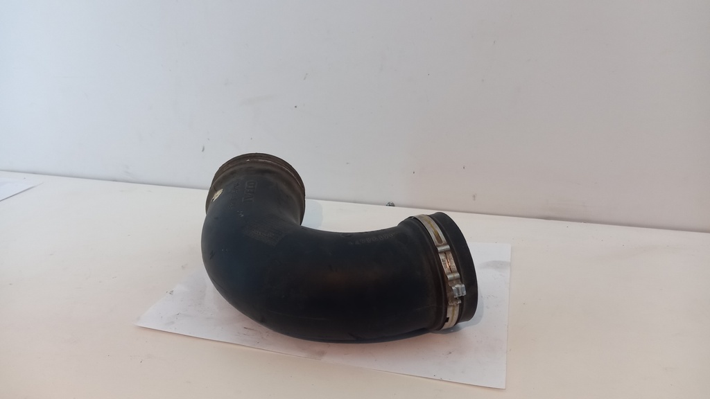 Патрубок повітряного фільтра Iveco Daily 3.0 2.3 2006-2011 рр. 504134674