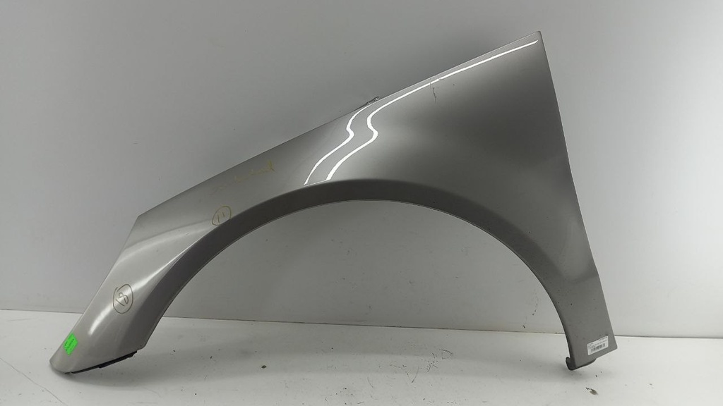 Крыло левое Mercedes W251 2006-2013 A2518800106